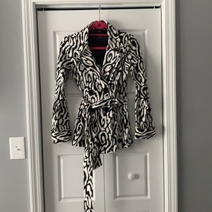 Zebra print jacket. Size S. 97%cotton. 3% spandex. Good condition.